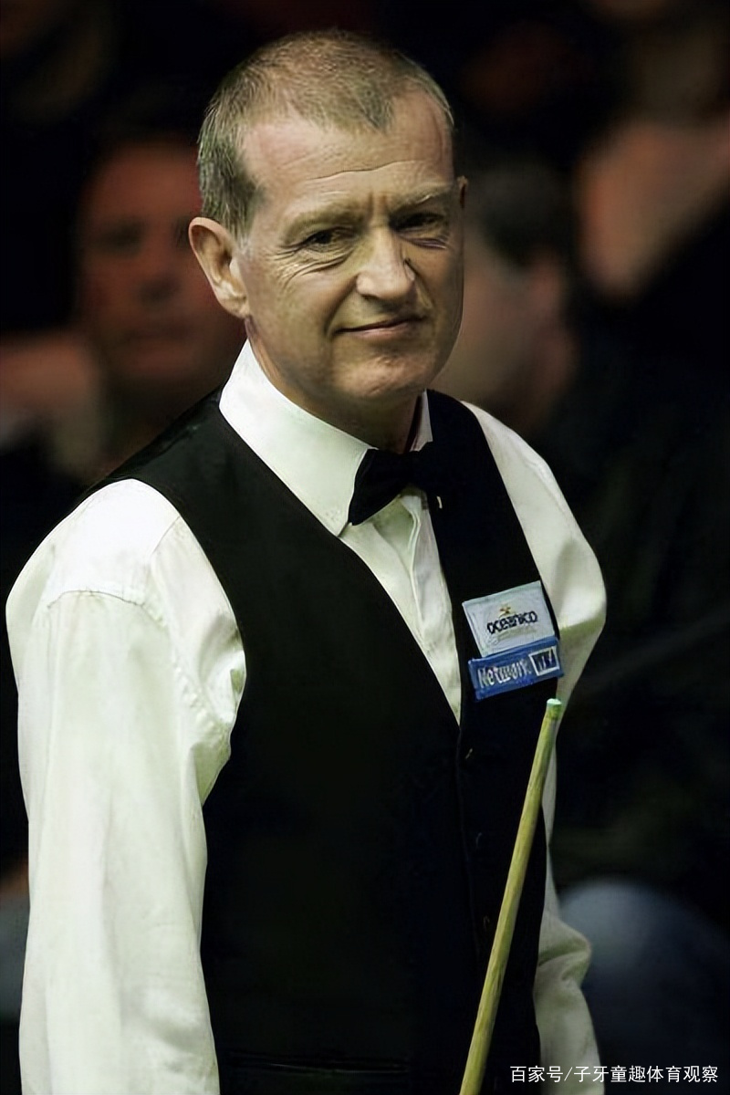 更显现出他 更显现出他